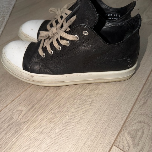 Sz42 (9) Rick Owens Black Leather Sneakers with White Toe Caps and Cream Laces - Picture 3 of 12